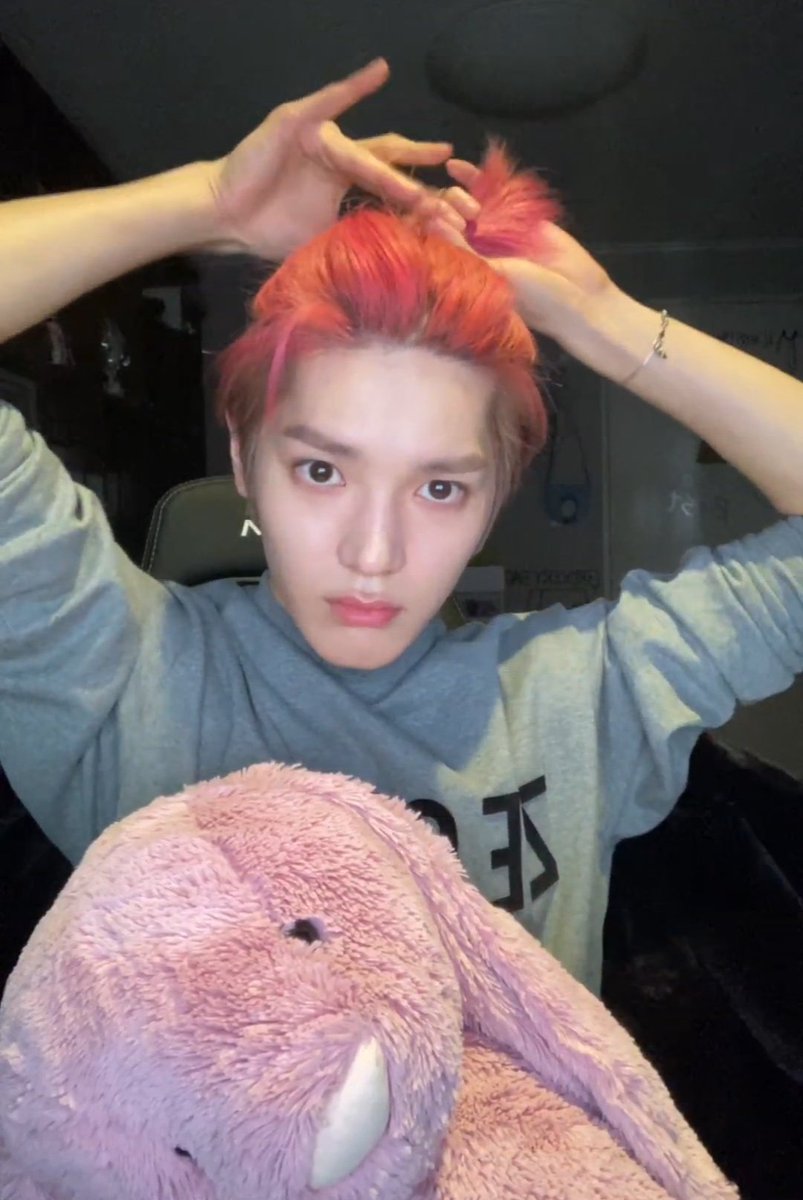 monsieurTY_'s tweet photo. TAEYONG IS SO HANDSOME https://t.co/w30vJmZ64B