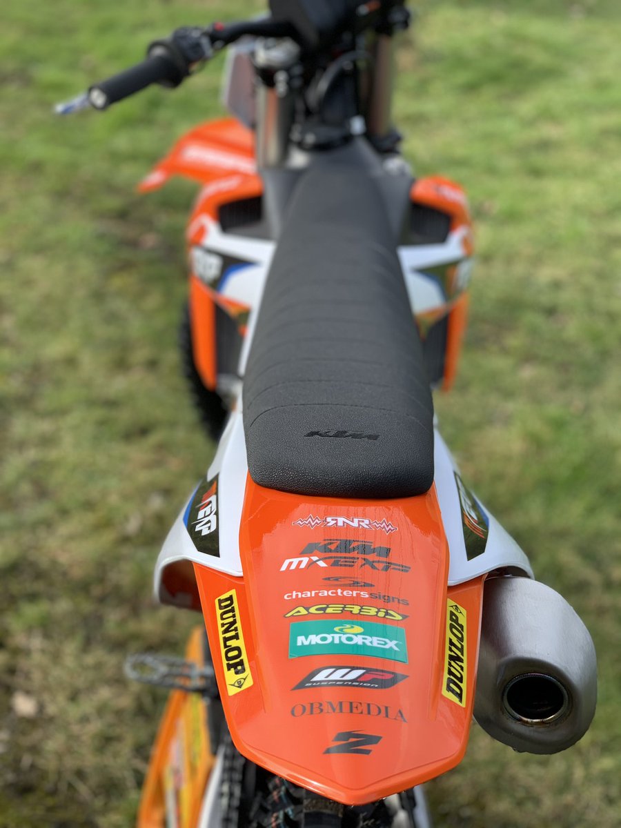 KTMMXEXP's tweet photo. Our 2021 KTM 450 SX-F is looking so good with the brand new graphics on!  Can’t wait to get the years started now! #ktm #motorex #dunlop #mxexp #experiencedays #acerbis https://t.co/JUKwDHIwJb