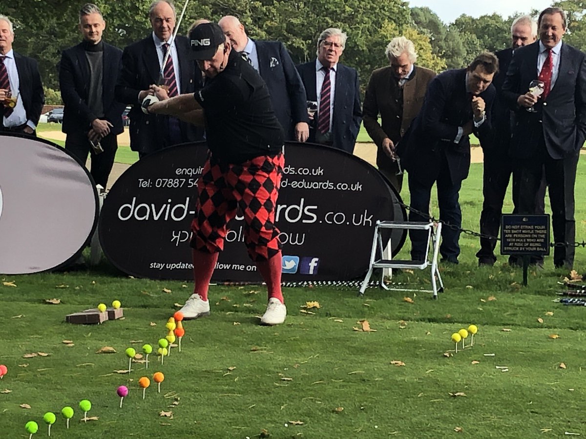 trickgolfshow's tweet photo. Proud to be an #ambassador for @volvikUSA big thanks to @BrandFusionLtd @Iknownigel for your support in my #GolfTrickShows around the world 🌍 looking forward to getting back on the road with the Show #VaccinationCovid today 👍 https://t.co/ZvOx5atcFe