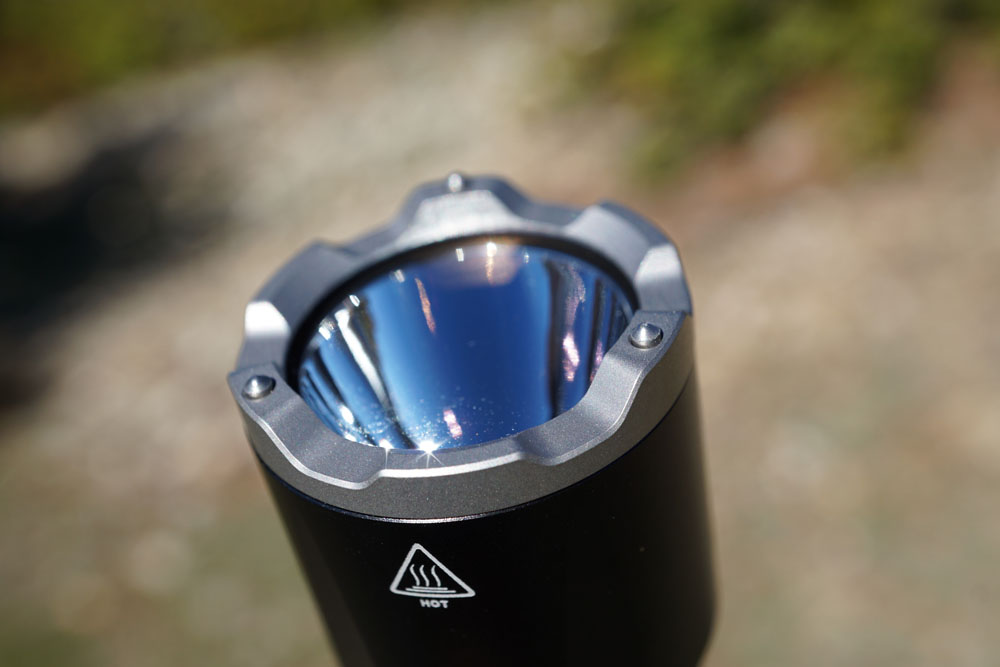 FenixLinternas's tweet image. La TK16V2.0 es una verdadera linterna táctica.
El interruptor trasero doble le ofrece una operación rápida y sencilla entre 6 modos de iluminación. #linternaled #linternapotenteled #linternasfenix #edc #linternatactica fenixlinternas.com