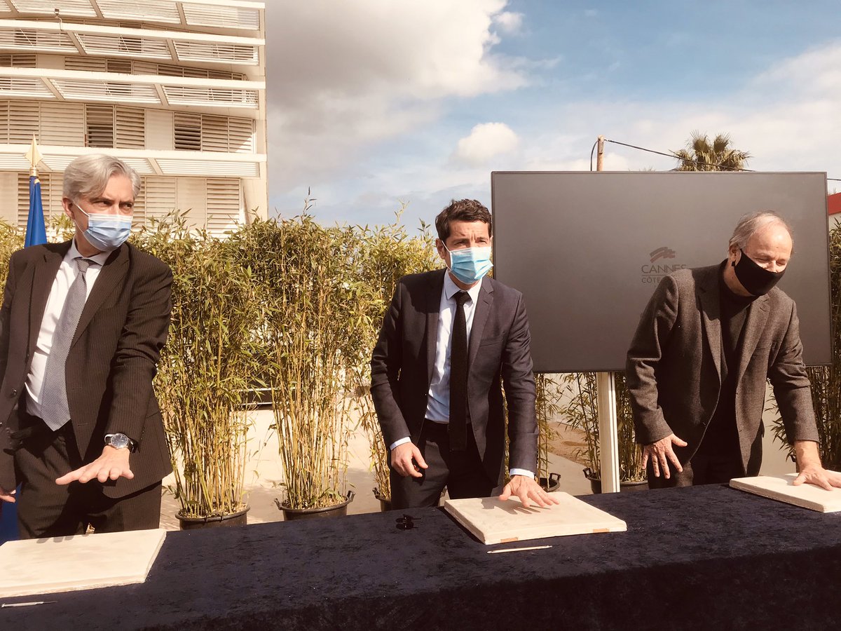 villecannes's tweet image. 🔴 Sur le site de l’@hopitaldecannes pour la pose de la 1ère pierre du nouveau centre de gérontologie, conformément au projet de mandat de @davidlisnard : un établissement public moderne et performant pour le bassin de vie cannois, accessible aux personnes à faibles ressources.