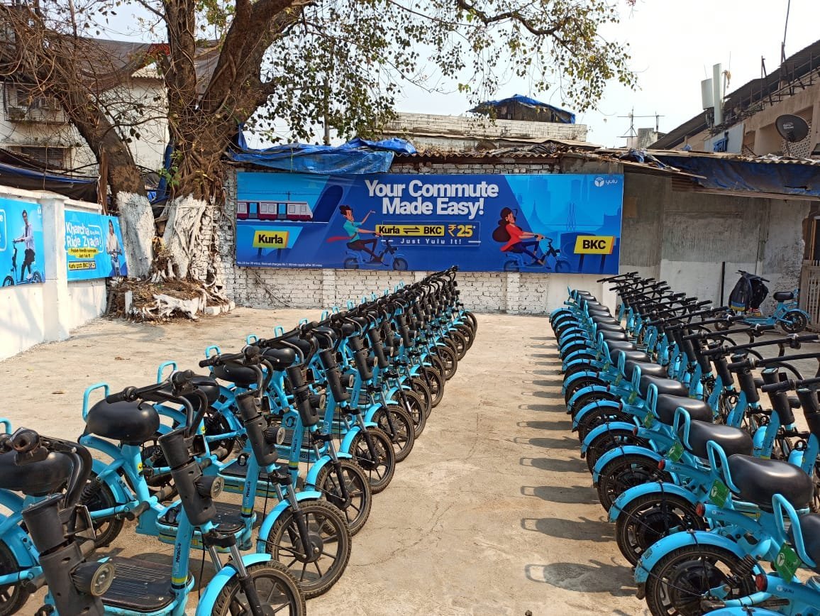 rajtoday's tweet photo. Yulu electric bikes outside Kurla railway station, Mumbai from today @Central_Railway @mid_day https://t.co/WShkDhXHjL