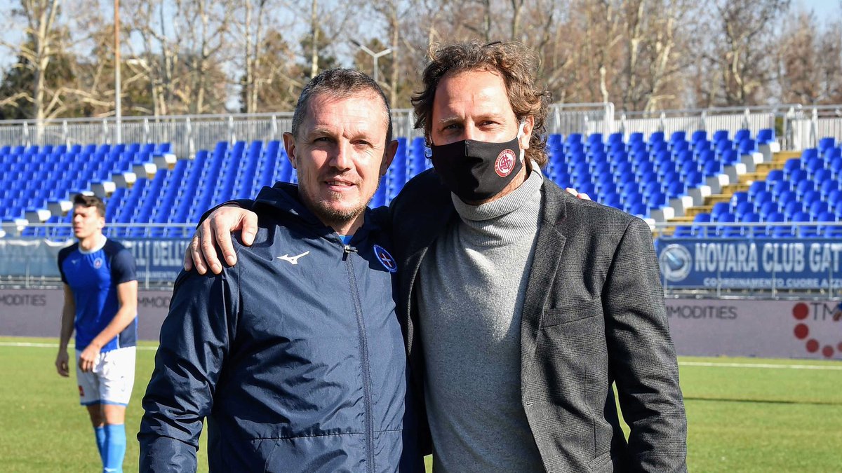 Novara__1908's tweet photo. Due vecchie conoscenze 🤩💙
#Gheller 🤝 #Rubino
#ForzaNovara 🔵⚪ https://t.co/jO3FhfOfH4