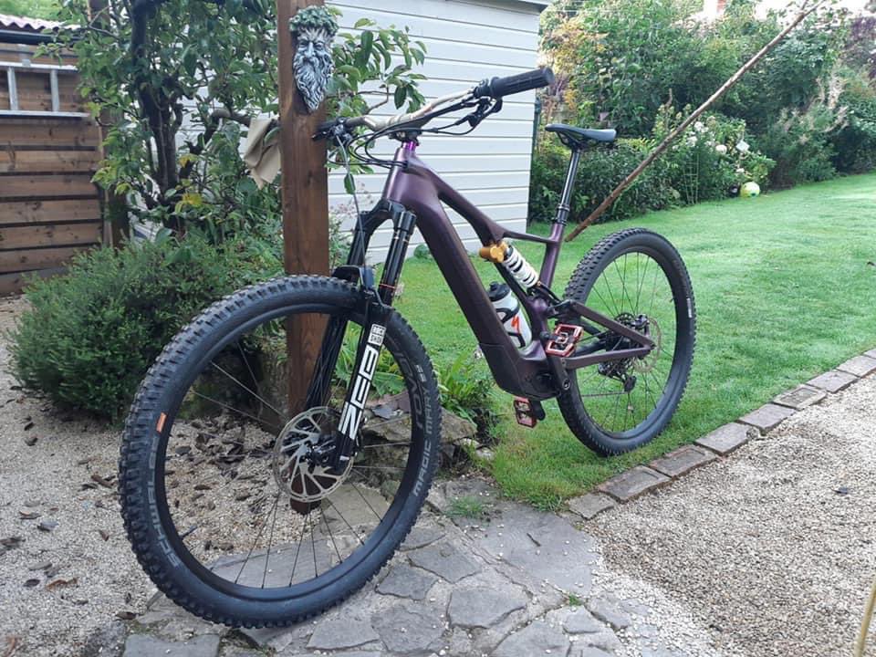 FoDmtb's tweet image. STOLEN!!!!

Please share for a friend, stolen last night from the #forestofdean  area, far from standard Specialized Levo SL size L, rockshox Zebs, Ohlins rear Coil, 35mm renthal bars, crank brothers Mallet pedals. If anyone sees or hears of anything please let me know.