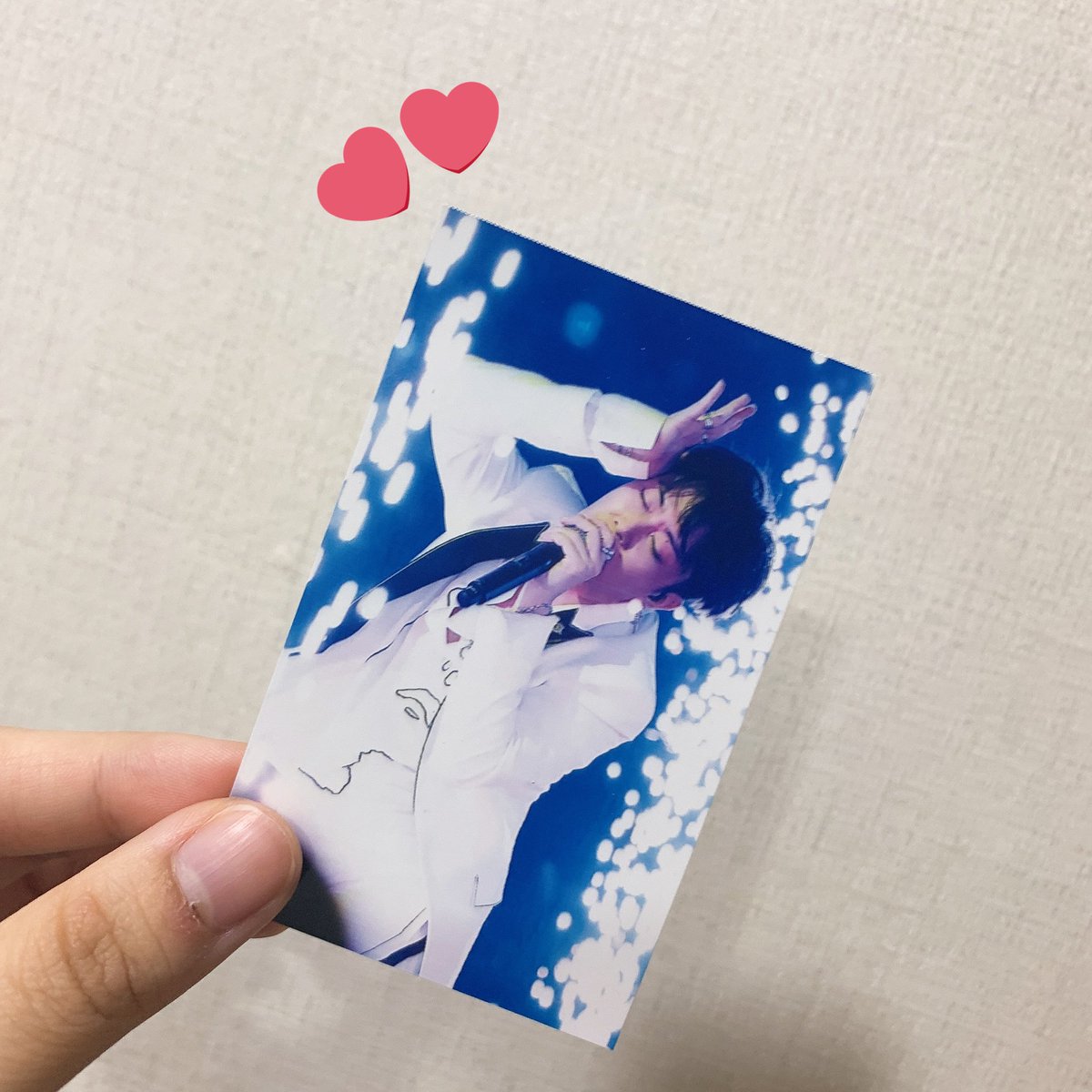 동생이 포토프린터 샀길래 은지언 사진 하나 뽑아달라고 의뢰했는데 좀 심하게 이쁜데??😭😭😭😭😭😭😭