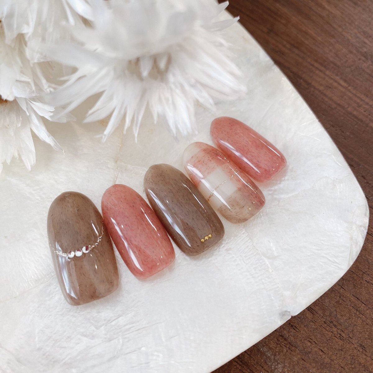 Hair And Nail Sapeur 繊維入りのモケモケネイル まるでブランケットのような可愛いネイルです 今日も寒かったですね 佐倉市 印西市 出張ネイル