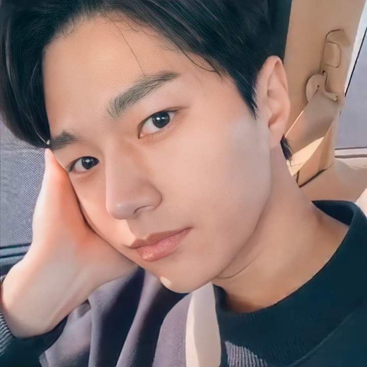 margaaareeeth's tweet photo. Sabi ko huwag nang magpost ng late date namin ng valentines. Nag live parin grr pero labyu parin https://t.co/qOwPU1H1YH