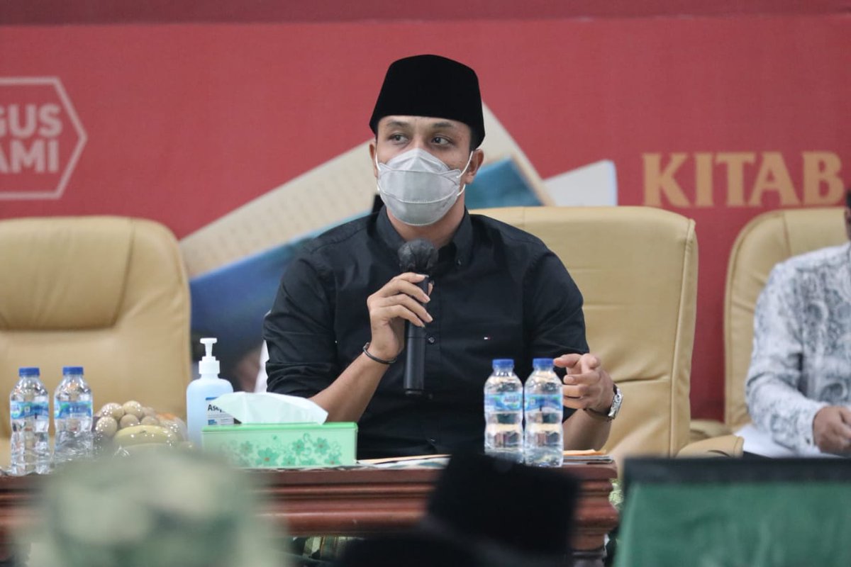 DPP_PKB's tweet photo. Kajian Kitab Kuning DPP PKB "Kitab Risalah Ahlussunnah Wal Jama'ah" karya Hadratussyaikh KH. Hasyim Asy'ari bersama Gus Kautsar Ploso Kediri, Kamis 18 Februari 2021. https://t.co/MbTEBUSaUv