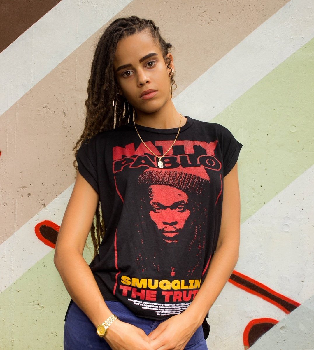 StreetSupplyCo's tweet photo. The truth WILL upset you before it set you FREE!
@JesseRoyal1 #NattyPablo #SmugglingTheTruth …
#tshirts #tanktops #longsleeves #boxtops
now available https://t.co/53PvoFvCrU
Model: #KadiyaMcDonald
Visuals: @wrayrasal
#JesseRoyal #brandJamaica #tshirt #Reggae #Reggaemusic https://t.co/VBoIzTHCTc