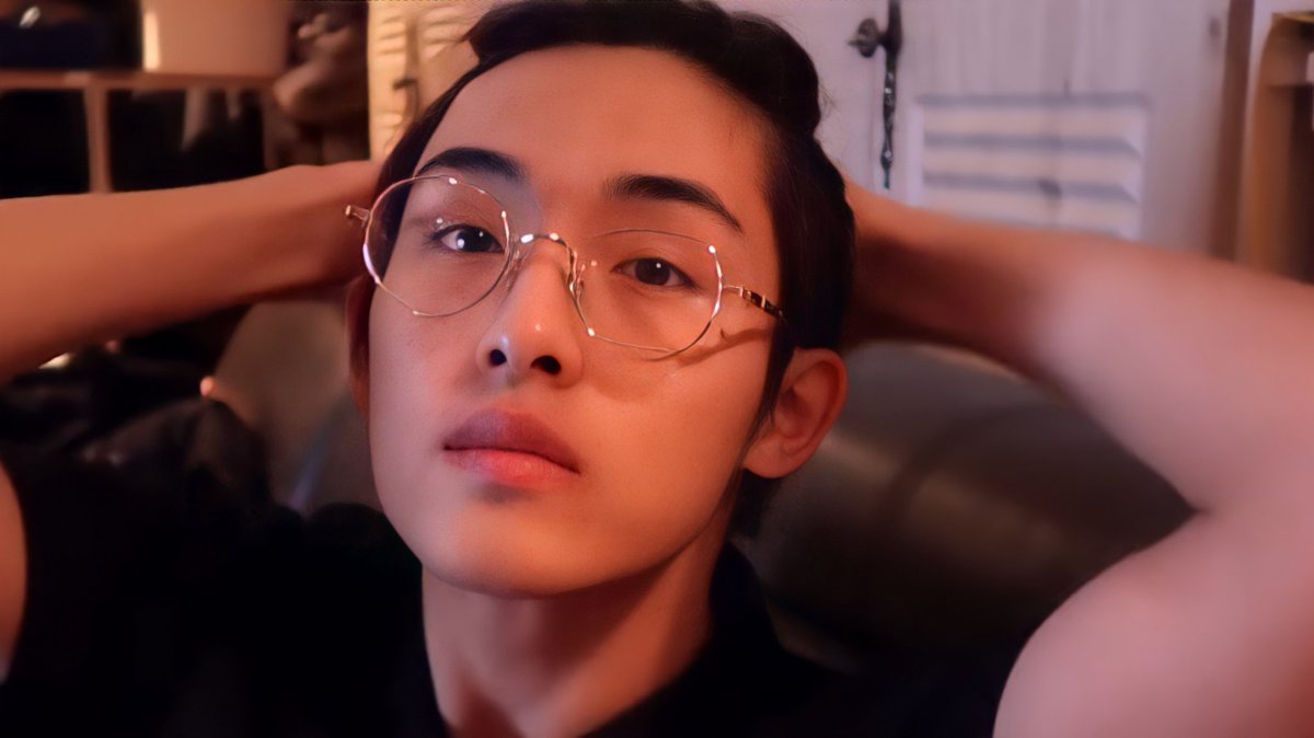 hamzizzung's tweet image. ini lewat ga? gue bawa hd winwin🚶🏻‍♀️