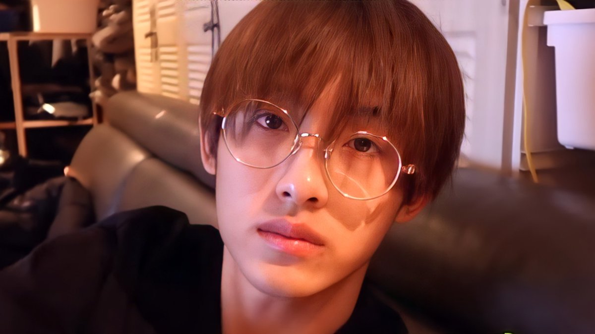 hamzizzung's tweet image. ini lewat ga? gue bawa hd winwin🚶🏻‍♀️