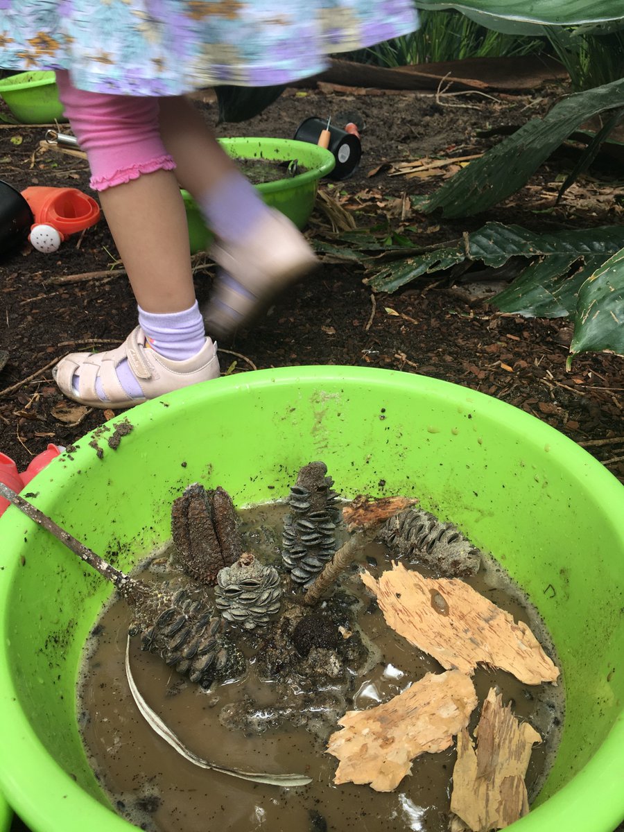 maskupmama's tweet image. Little Miss Four’s latest fancy mud pie 

#mummyblog #mummyblogger #mumlife #mumblog #motherhood #parenting #mummylife #sgmummyblogger #mummy #mummybloggers #babyblog #family #momlife #mumblogger #mum #lockdown #toddler #parentingblog