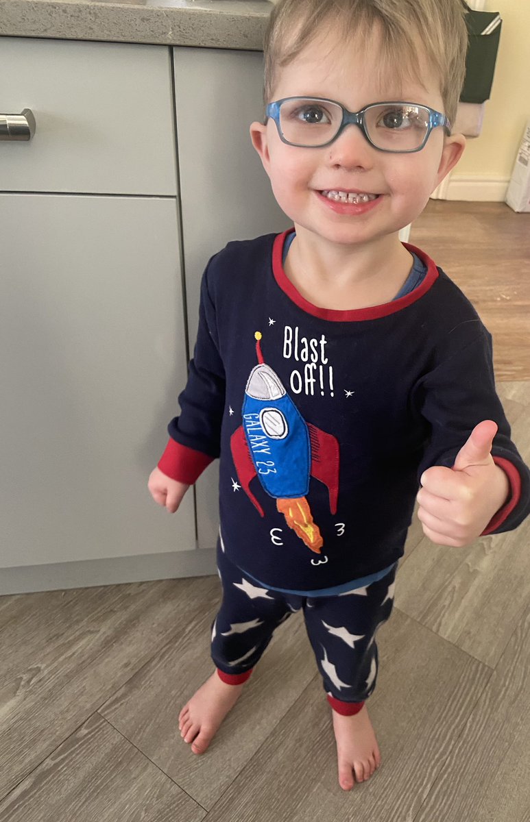hodgson_adele's tweet photo. Hayden’s giving his thumbs up for all his Ladybird teachers! #ThumbsUpForEarlyYears @Ashbridge2to3 @23ladybirds https://t.co/bQANCGCmf6