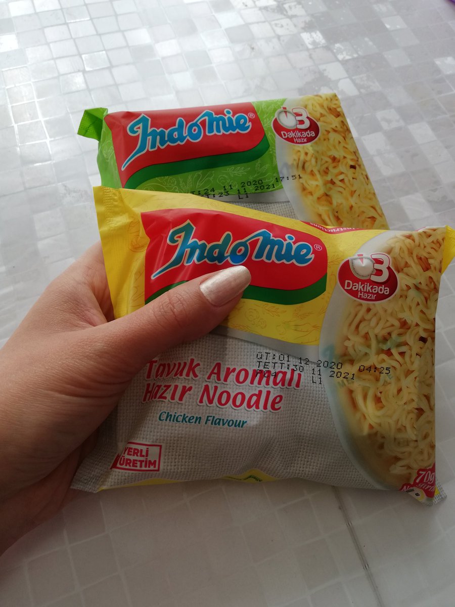 _suGde_'s tweet photo. Öğrenci evinin de eksik olmayan, aile evine zor bulunan şey😅 @indomieturkiye https://t.co/SOcSe66Amu