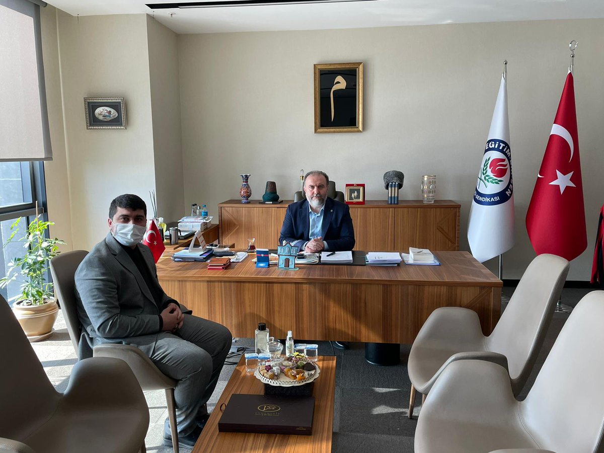 Eğitim Bir Sen Gen. Bşk. Yrd. Sn. <a href="/MuammerKaraman/">Muammer Karaman</a> ile görüşme gerçekleştirdik. Derneğimizin tanıtımını yaptık. Öğretmen atamaları, sözleşmeli personel sistemi, eş özrü durumu ve eğitimin genel sorunları ile ilgili görüş alışverişinde bulunduk. İlgisinden dolayı teşekkür ederiz.