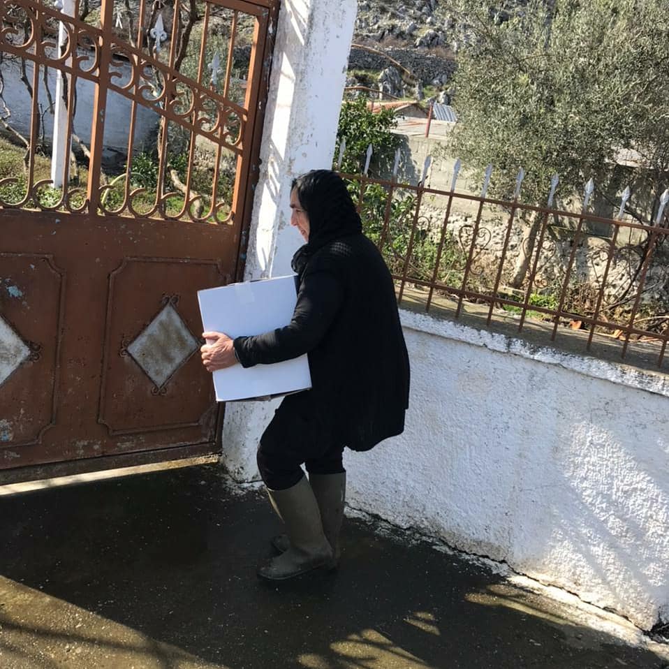 AngoniMajlinda's tweet photo. 📍200 familje #VauDejës u mbështeten me pako ushqimore ndërkohë, vijon çdo ditë operacioni humanitar në gjithë bashkitë #QarkuShkoder në mbështetje të banorëve në zonat e përmbytura, si bashkëpunim i Rezervave të Shtetit me Agjencinë Kombëtare të Mbrojtjes Civile.
#Bashke🙏 https://t.co/ivW1vHqsjs