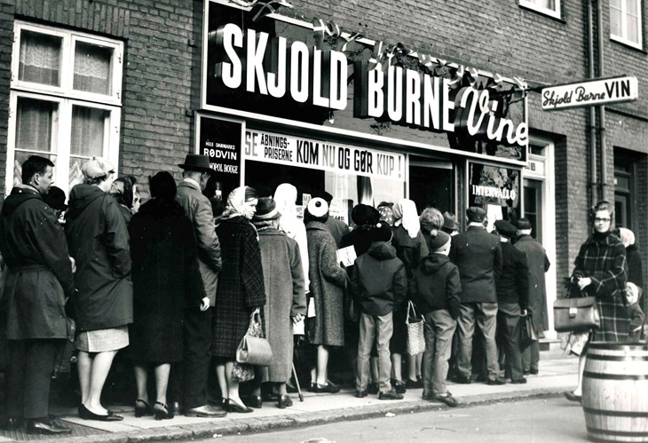 Available to order online and pick up in a @skjoldburne store near you.
Skip the line and get free shipping 🇩🇰
#howyoulikethemapples