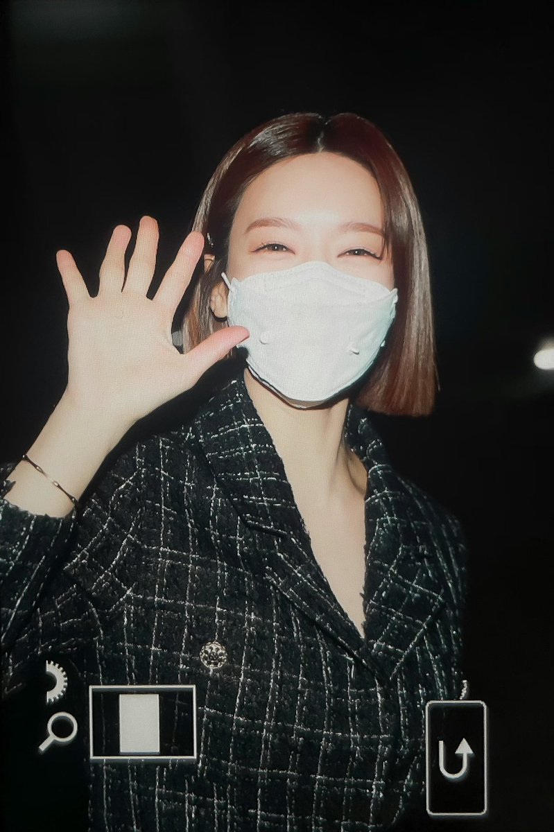 900306_com's tweet photo. 210218 온앤오프 퇴근길 프리뷰
#초아 #CHOA https://t.co/e3QN0wI6bH