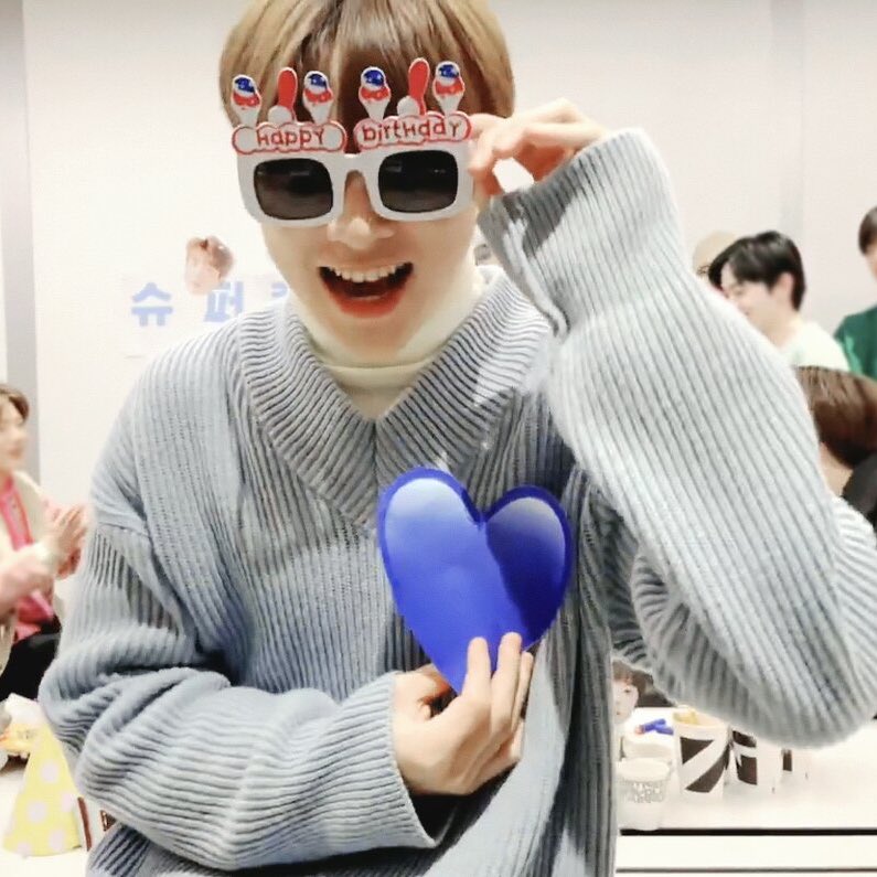 Teume1311's tweet photo. Baby Junghwan                    Still a baby 

#TREASURE #트레저 @treasuremembers https://t.co/QJD2tCK3fQ