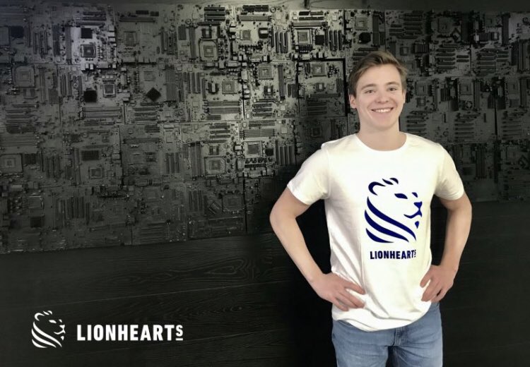 Lionhearts-yhteisömme jäsenet saivat uudet hienot Lionhearts-paitansa. Nuorille oli tärkeää, että ne hankittiin <a href="/Touchpoint_FI/">Touchpoint Oy</a>:ltä, joka on ekologisten työvaateratkaisujen edelläkävijä.