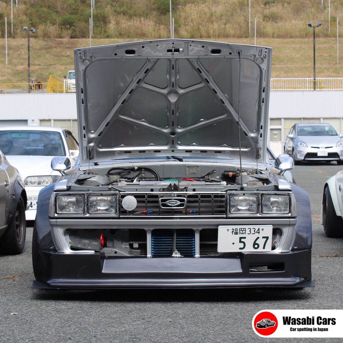 wasabicars's tweet photo. Just two pictures of the 1979 Corona, but plenty of impact. (There's a video if you wanna see more...) So overpowering is the SR swap, and one-off body kit, it's only now I see there's a JAF badge on the grille.
#WasabiCars #TT131 #RT130 #ToyotaCorona #kyusha #旧車 #トヨタコロナ https://t.co/9VNGBUNqWw