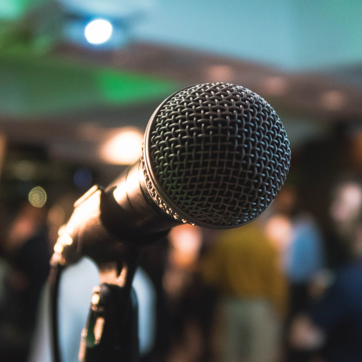 speaking_works's tweet photo. ✍️Blog Post Alert! 

📔Today's blog is all about public speaking anxiety, which is one of the most common complaints from my clients far and wide.

📲Follow the link in my bio to our website to read up on my tips and tricks for handling your public speaking nerves. https://t.co/fbEUxXC1AD