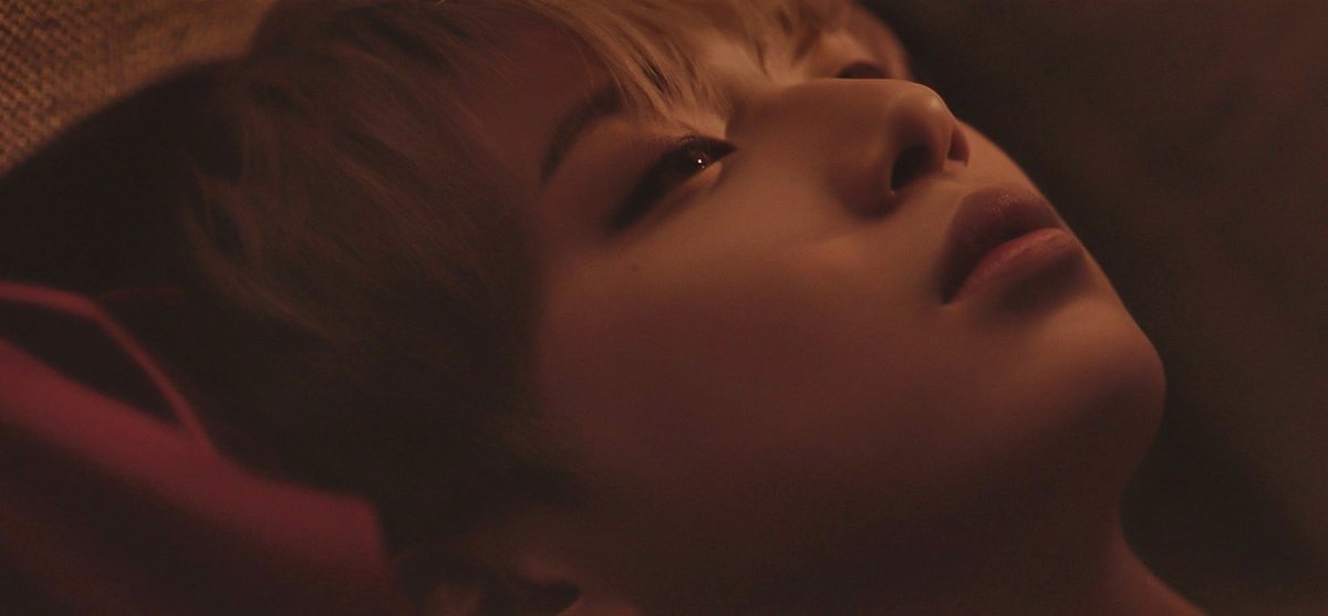 Pink_mungmui's tweet photo. Alone in the dark #강다니엘 https://t.co/rpnDdU5BrD