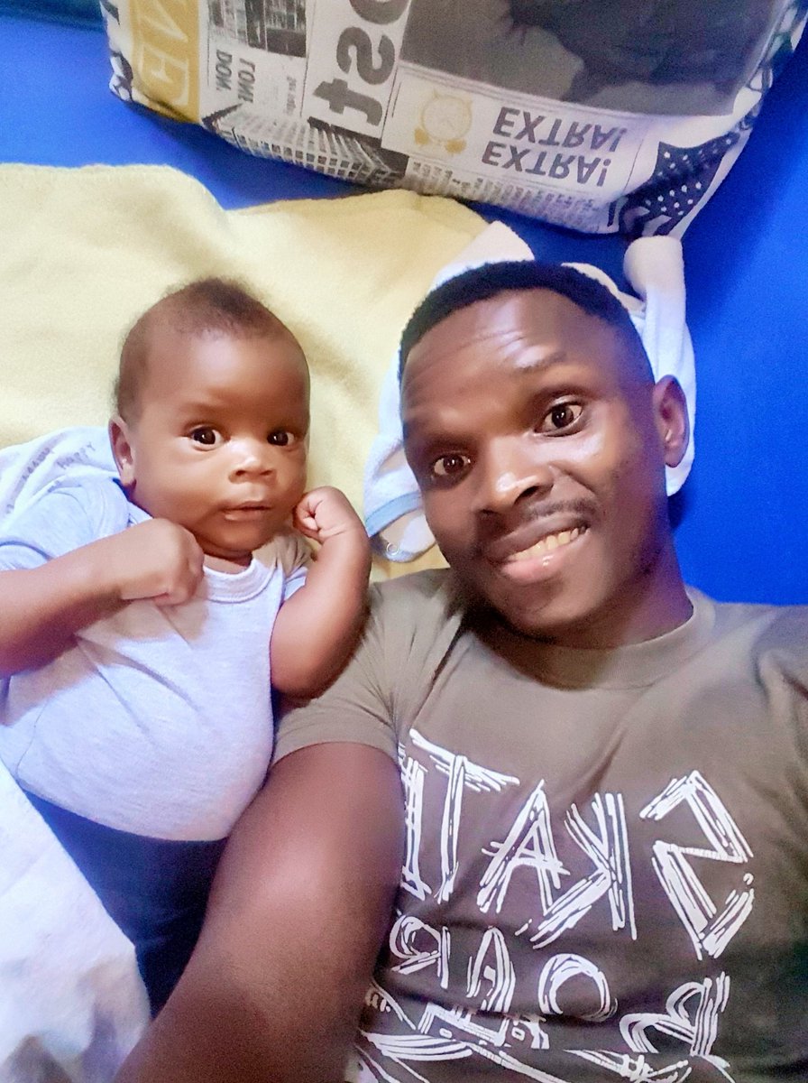 When Boys meet up for a selfie📸and your son poses like he's gonna be the next🥊🥊AJ (Anthony Joshua)🎖🎖😂 check his fists