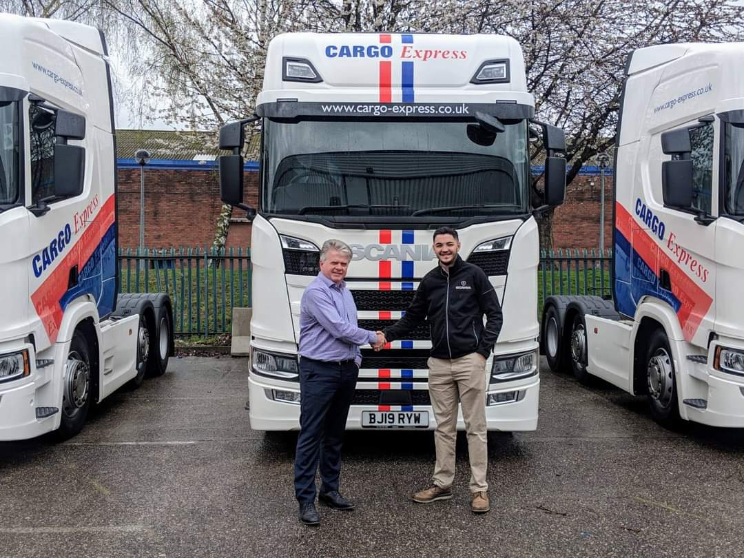 keltruck's tweet photo. #TBT April 2019 New @CargoExpressUK R450 tractor units #SuppliedByKeltruck.
#CargoExpress #Saltley #Birmingham #WestMidlands #WestMids #B8 #England 🏴 https://t.co/7BUQnbHSCW
👏🏻 @Jallenza
Spec & order your new #Scania at https://t.co/1PS9MXnyNX https://t.co/h6pHk6I88z