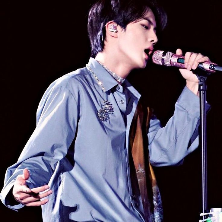 The side profile of Kim Seokjin An important thread~