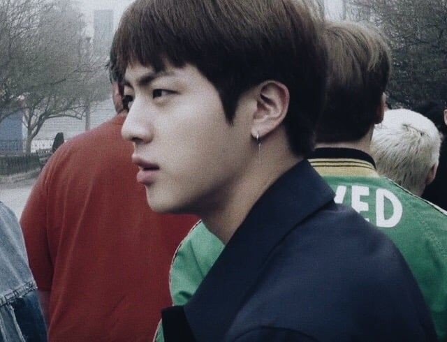The side profile of Kim Seokjin An important thread~