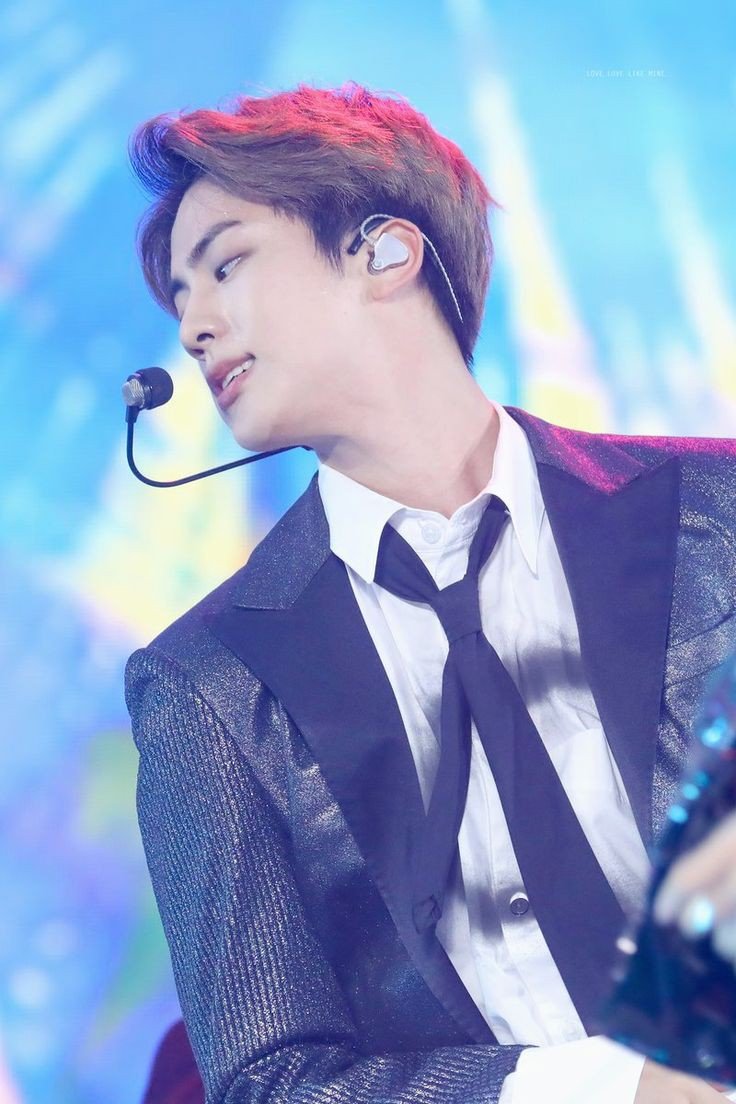 The side profile of Kim Seokjin An important thread~