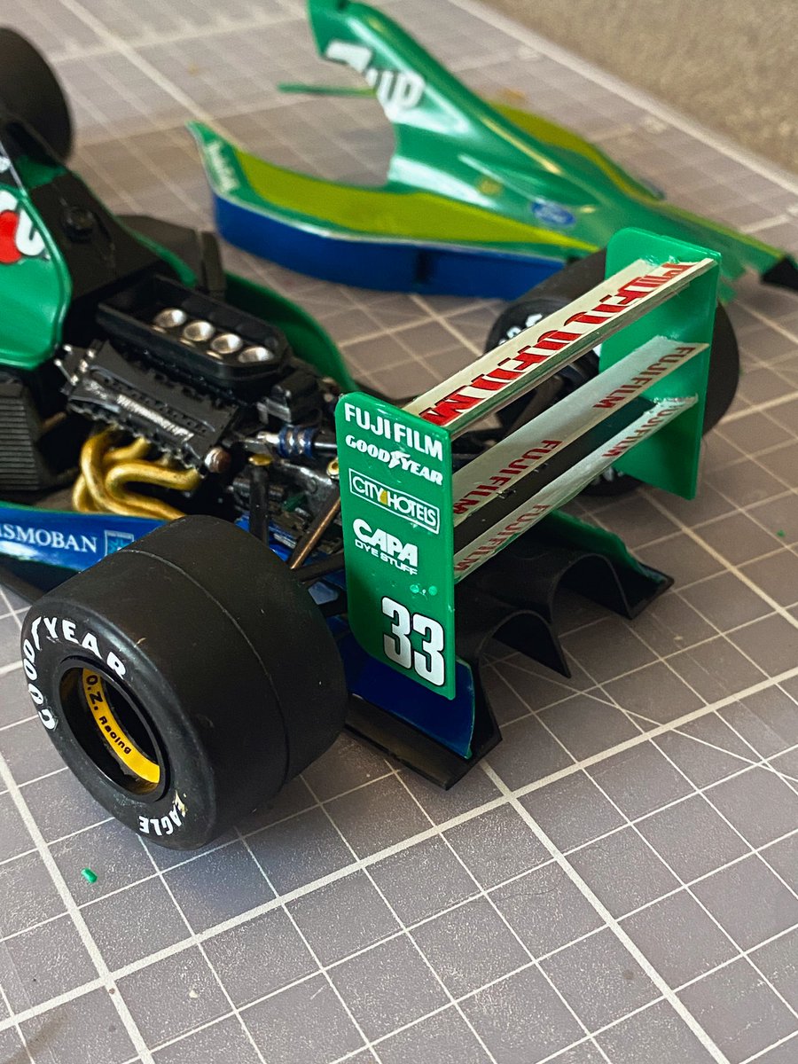20/20 ! Wing Mirrors on and Rear Wing attached