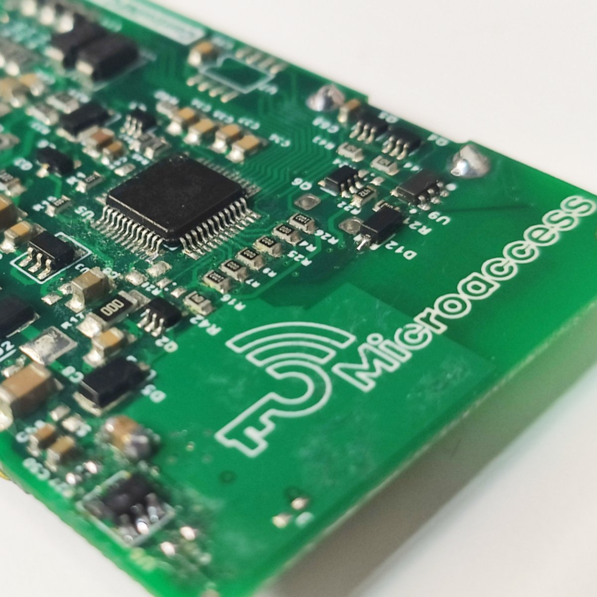 MicroaccessNFC's tweet photo. ¿Sabías que el diseño y la fabricación de Microaccess es 100% española?

Nos gusta tener a nuestros proveedores lo más cerca posible. y poder hablar con ellos de tú a tú, sin barreras en el idioma, ni culturales. Sólo así, podemos conseguir un producto de calidad. https://t.co/A9gEoLJDU9