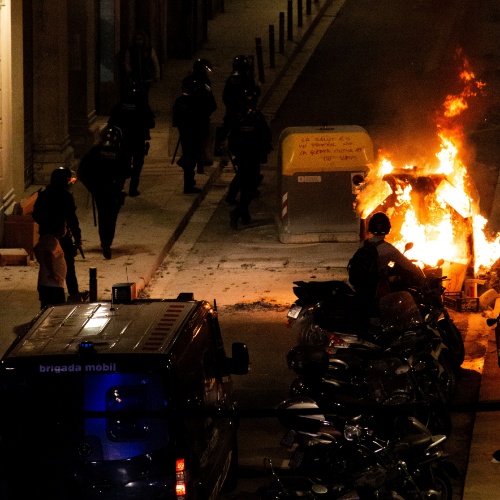 Ridynews's tweet photo. Protestas en apoyo a #PabloHasel en Cataluña y Madrid.

#Hasel #pablohassel 

https://t.co/XzcsYzX5PI

Foto: Unsplash/Fabian Schneider https://t.co/kuDHIciOua