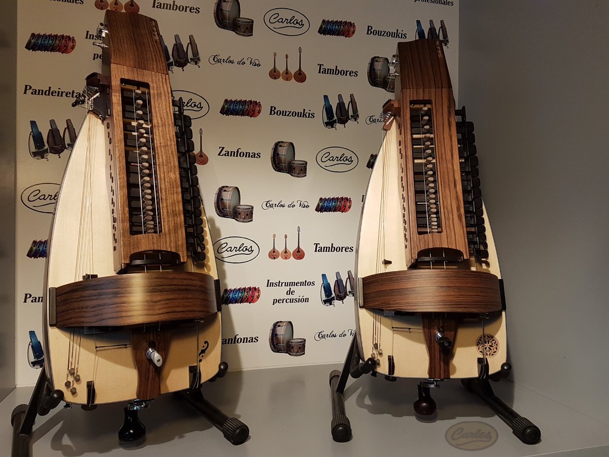 CarlosdoViso's tweet photo. Un placer traballar para o gran gaiteiro e compositor Manuel Cruces.#zanfona #vielleàroue #hurdygurdy #carlosdoviso #galiza https://t.co/OAuRj0HThI