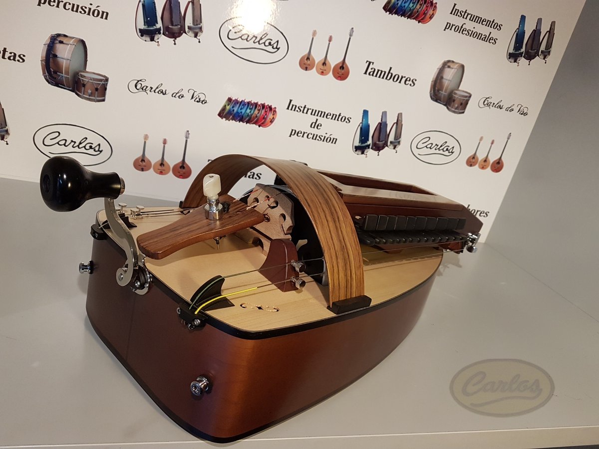 Un placer traballar para o gran gaiteiro e compositor Manuel Cruces.#zanfona #vielleàroue #hurdygurdy #carlosdoviso #galiza