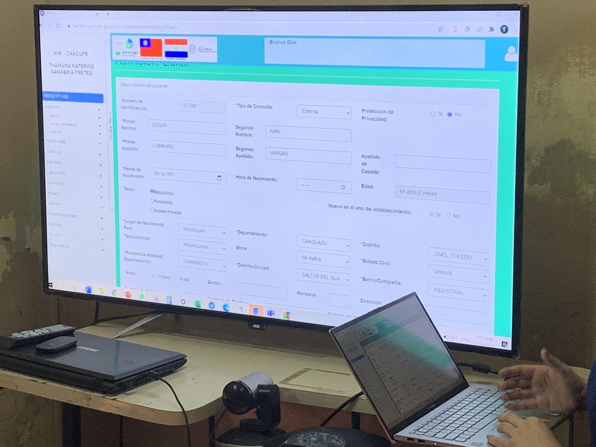 mmartinpy's tweet photo. Iniciamos la implementación de la #TransformacionDigital del sistema de salud! Mejorará la eficiencia de la atención de 110 Hospitales. La agenda digital financia +conectividad +infraestructura TIC +Dotación de equipos +Gestión del cambio en el sistema informático de salud HIS https://t.co/EhLRlVp901