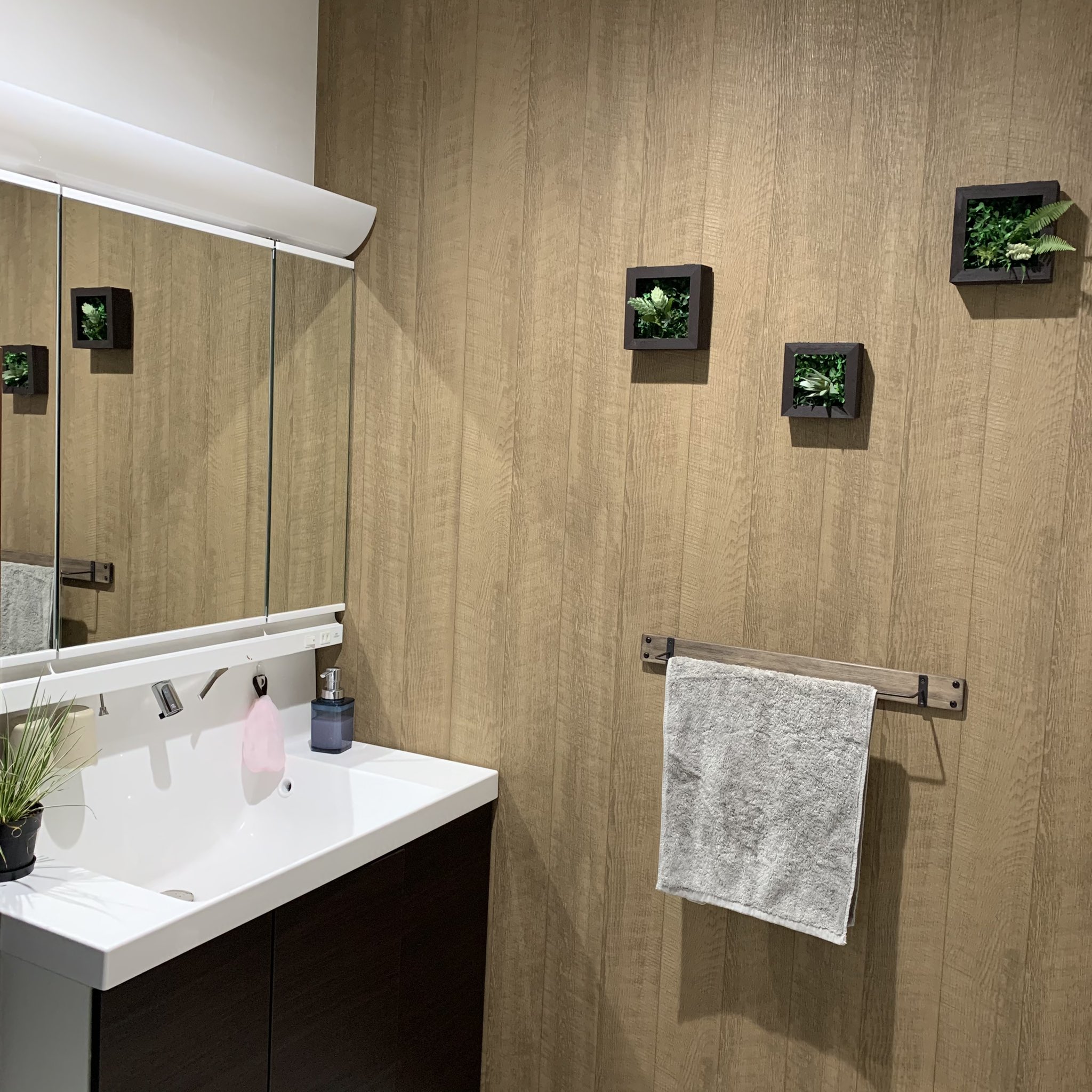 Muga 洗面所少し寂しかったから 作ってみた 天然木の家hodaka 洗面所 100均 Diy 観葉植物 フェイクグリーン 木目調クロス 100均ボックス Daiso ダイソー ペイント Daisoグリーン T Co Xjznjzzbno Twitter Muga 洗面所少し寂しかったから 作ってみた 天然木の家hodaka 洗面所 100均 Diy 観葉植物 フェイクグリーン 木目調クロス 100均ボックス Daiso ダイソー ペイント Daisoグリーン T Co Xjznjzzbno Twitter