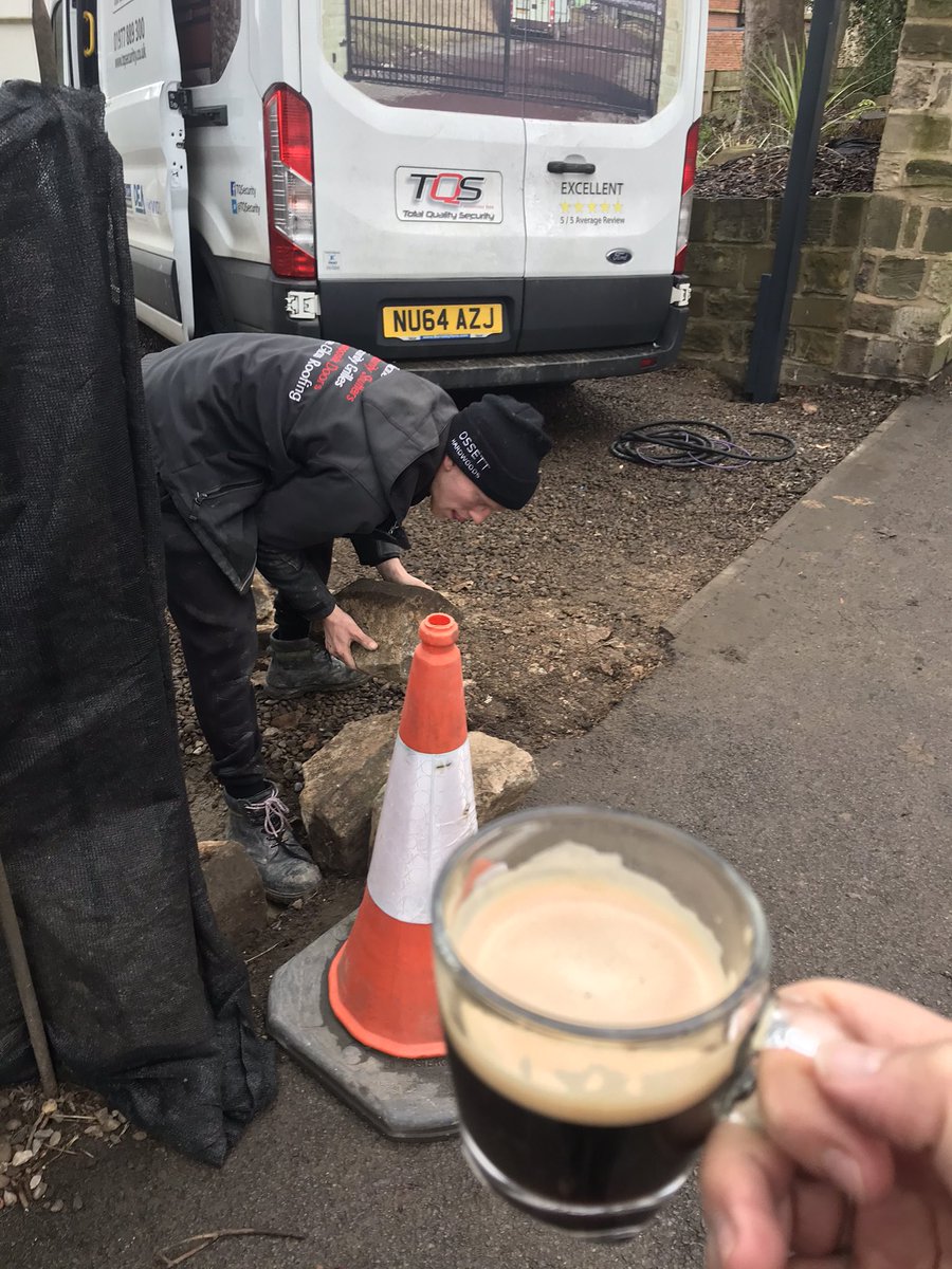 Turned up at @snozzer_gale this morning and surprise surprise he’s not there again to make the coffee’s! Luckily, Kirby was on hand and this was an absolutely outstanding roast. 👍 #coffeekings #automatedgatekings