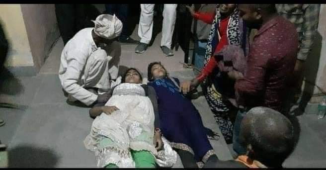 क्या ये उन्नाव की दोनो दलित बेटियां जिनको बांध कर मार डाला गया ।
वो हिन्दू नही हैं??
फिर इस अत्याचार पर खामोशी क्यों?
#UnnaokiBeti