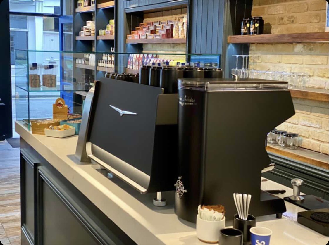 Cafe and épicurie 📸 So French Cafe is now open in Marylebone, show them some love and while you’re at it, buy some delicious French produce!

#VictoriaArduino
#EagleOne
#Mythosone