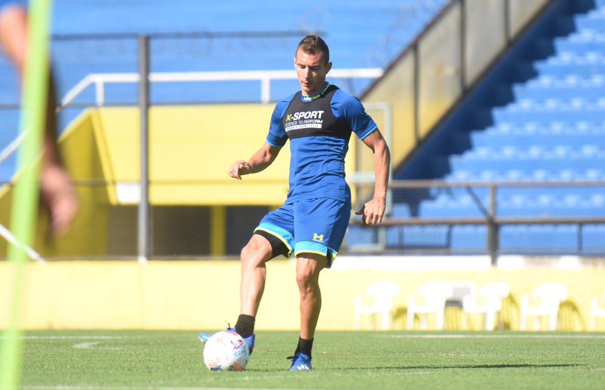 RosarioCentral's tweet photo. 👋🏽 ¡Buen día Marco!

#VamosCentral 💪🏽🇺🇦 https://t.co/hg4pddxThw