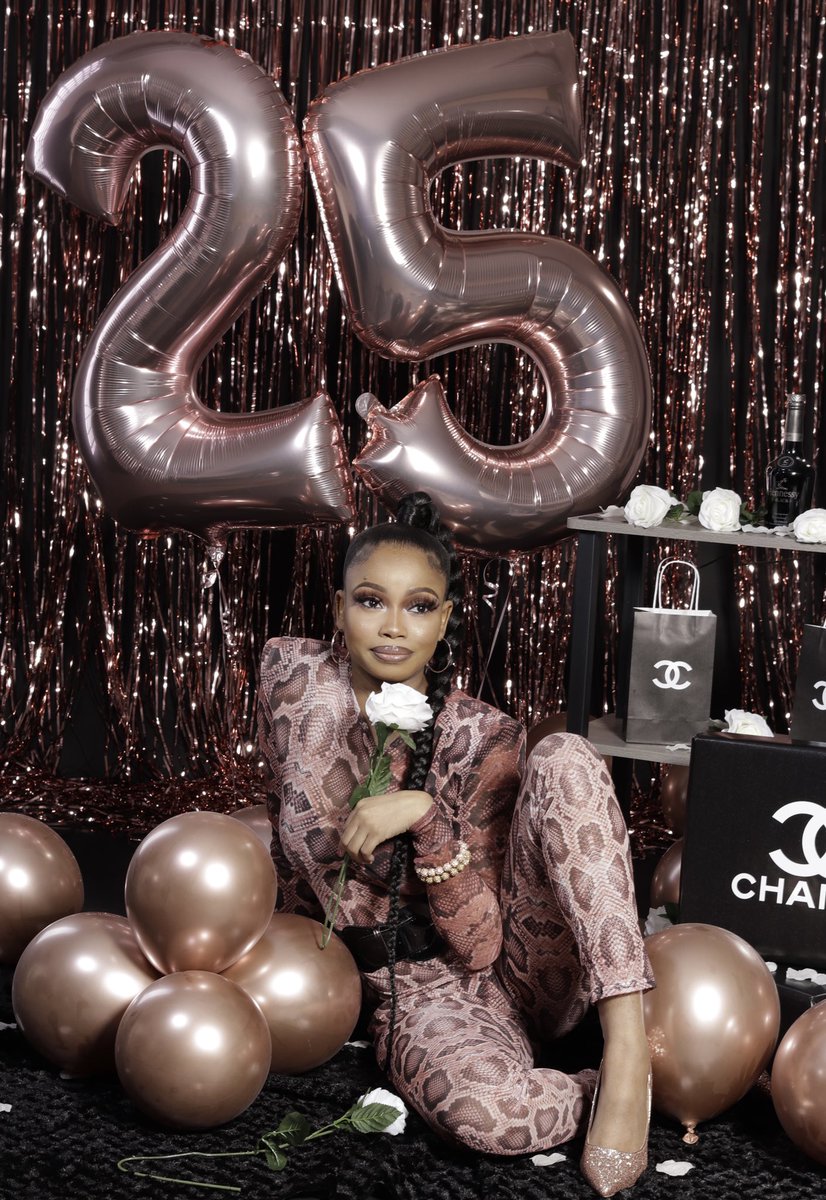 ColorMeeCrazy's tweet photo. Happy 25 Birthday to me🥳🥳 https://t.co/SzXT1Hwsjv