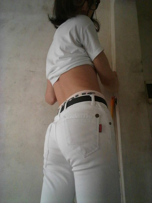 2 pic. ?Hola chicos ahora pueden seguirme en #instagram también! ? #Erotismo #suave Hey guys now you