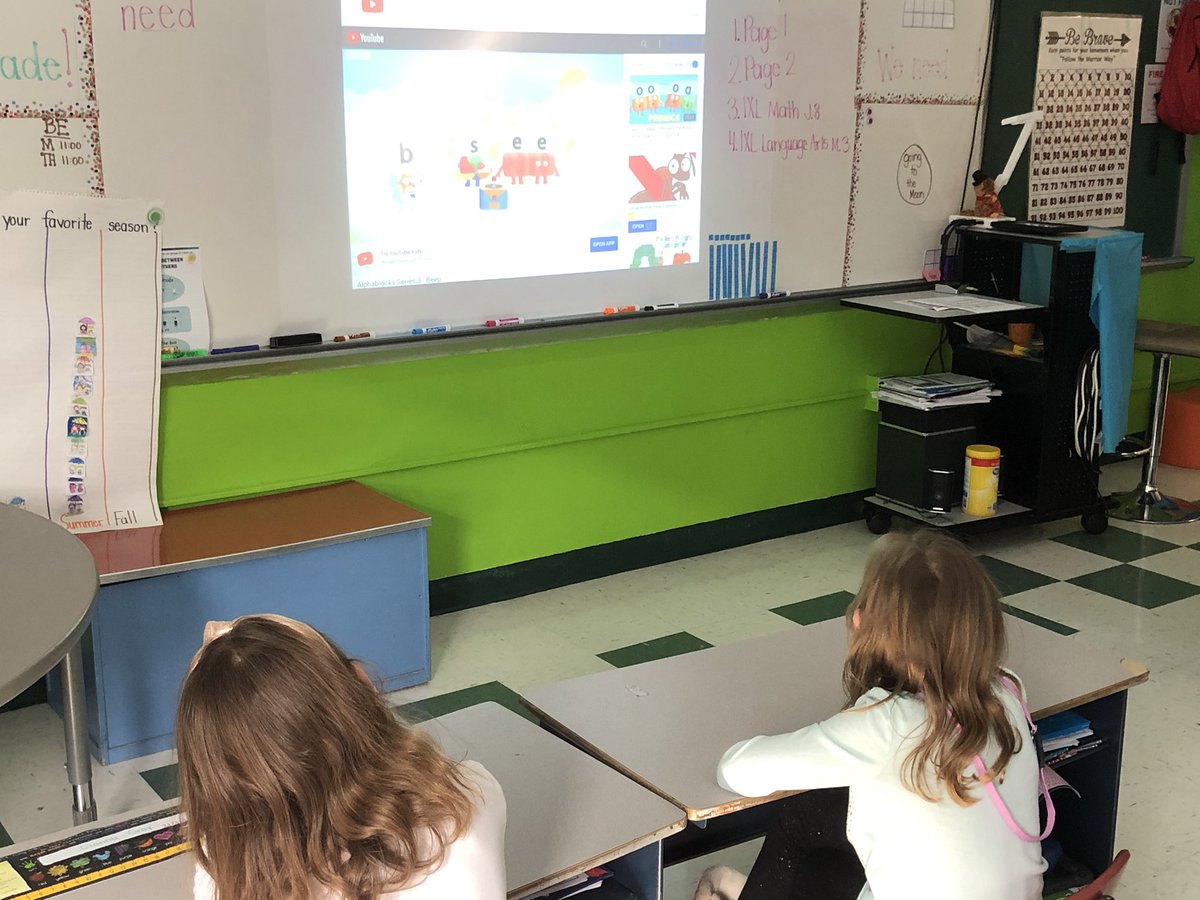 We ❤️ learning about vowel teams with <a href="/alphablocks/">Alphablocks</a> ! <a href="/Mr_Popowitz/">Dr. Popowitz</a>