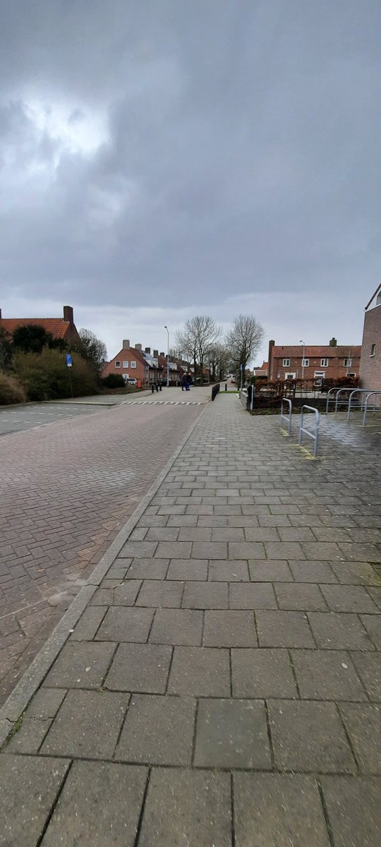 Wat een kut weer zeg hier heb je toch vrij weinig aan? Ach, het is Nederland