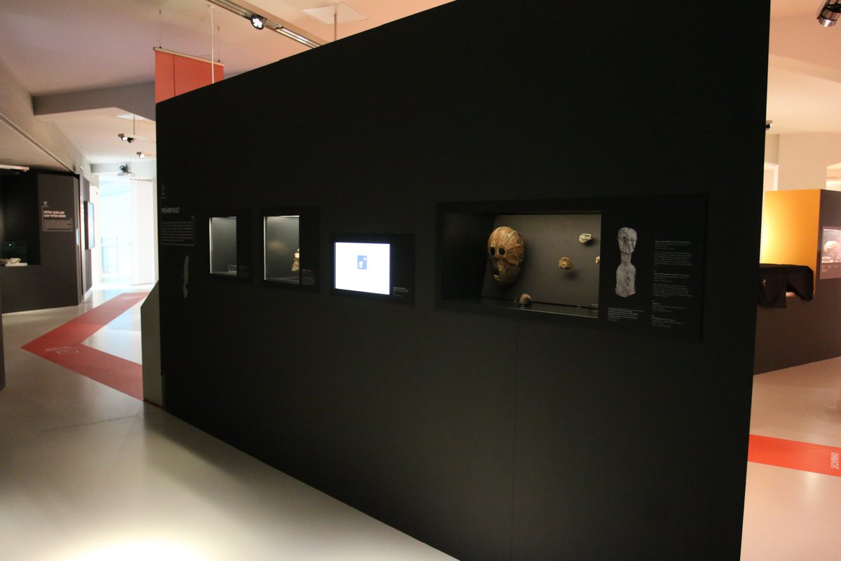 smac_sachsen's tweet photo. @PrehiStorytellr Ha, at least one of these looks very familiar...classic #ThrowbackThursday to our exhibition #LifeAtTheDeadSea and definitely a fan-favourite amongst our visitors (worked also pretty well for our marketing campaign that peaked during Halloween #SpookiestObject). https://t.co/mHUglEzCZ8