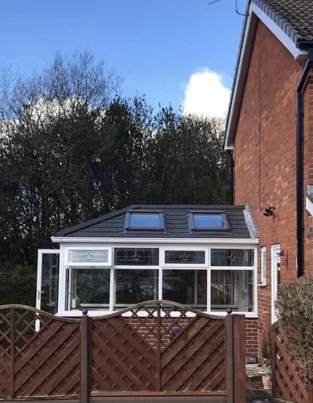 WalmsleyWindow1's tweet image. #warmroof #tiledroof #warminwinter #coolinsummer #glossop