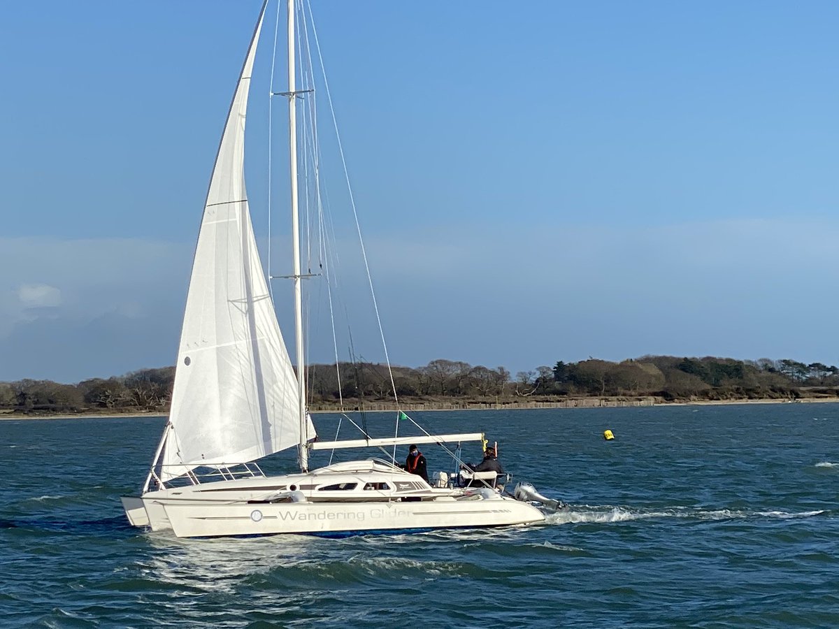 MultihullWorld's tweet photo. Dragonfly 920e on her way back from survey today - nice to be out on the water again with the sun shining. https://t.co/maqQKQJpN8